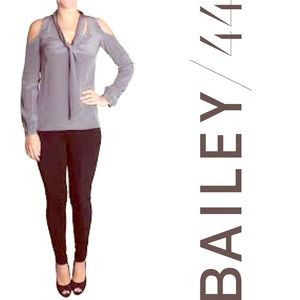 NWT Bailey 44 cold shoulder Bianca top Large